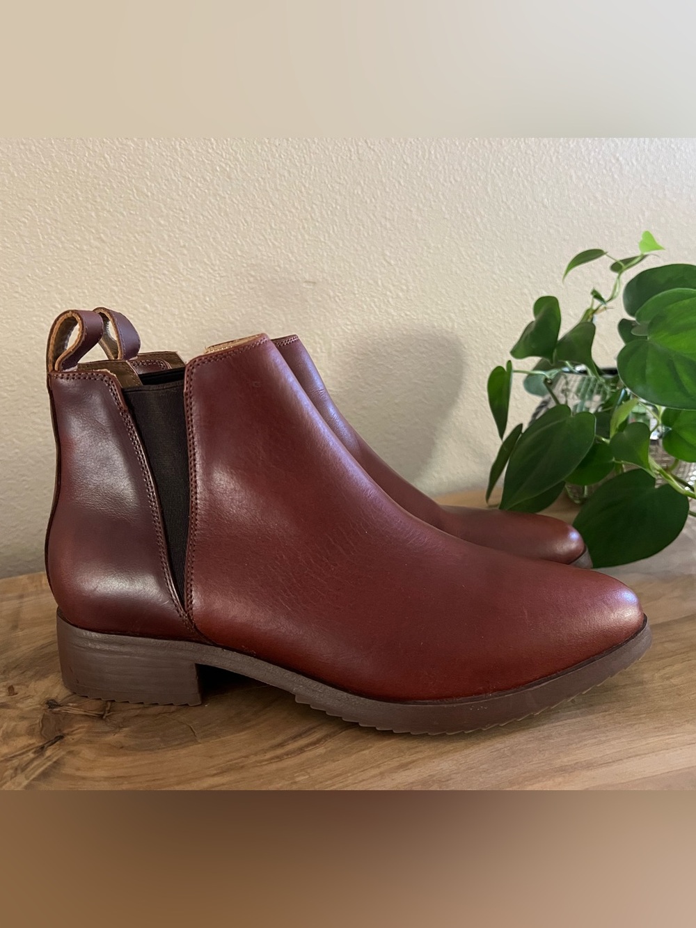 Nisolo Women's Eva Everyday Chelsea Boot